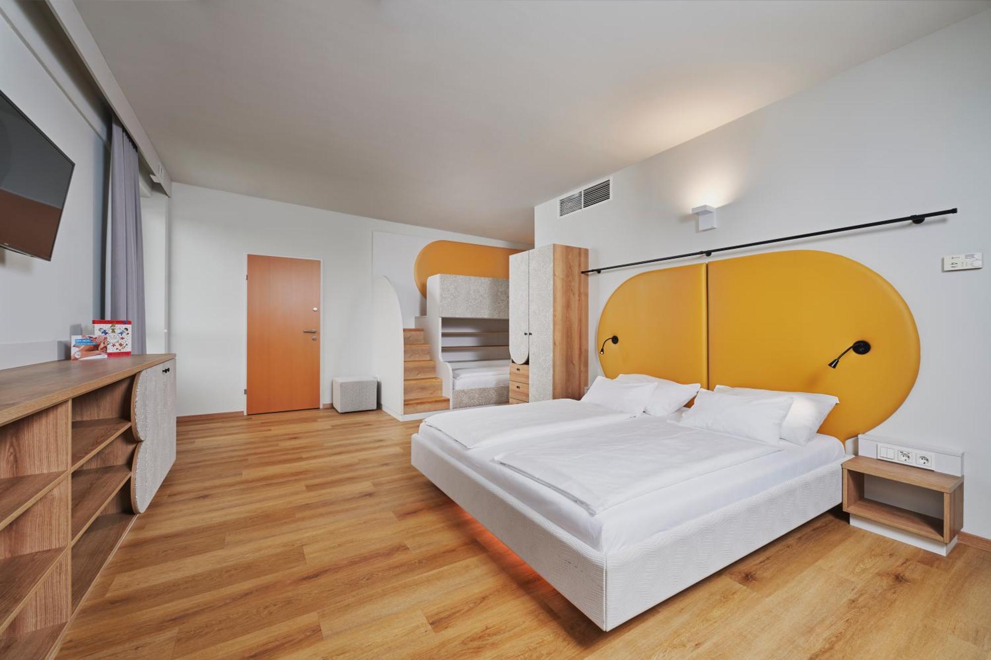 H2O Hotel-Therme-Resort, Fuer Familien Mit Kindern Bad Waltersdorf Exterior photo
